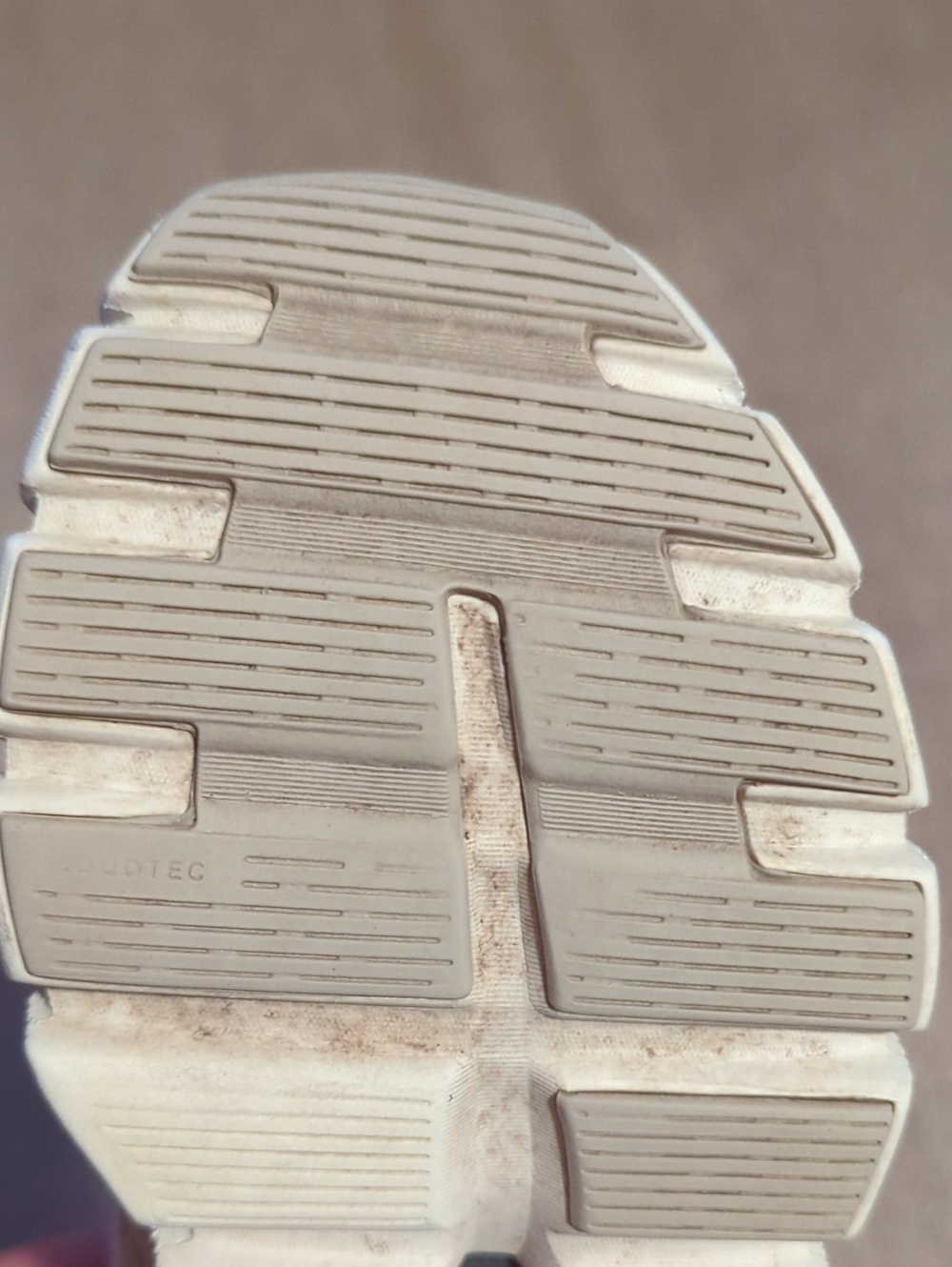 Women's On Running Cloud 6 Running Shoes In Light Beige Size 7.5 - Picture 10 of 10